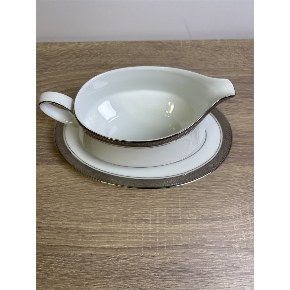 Noritake Legendary Crestwood Platinum Gravy Boat With Stand